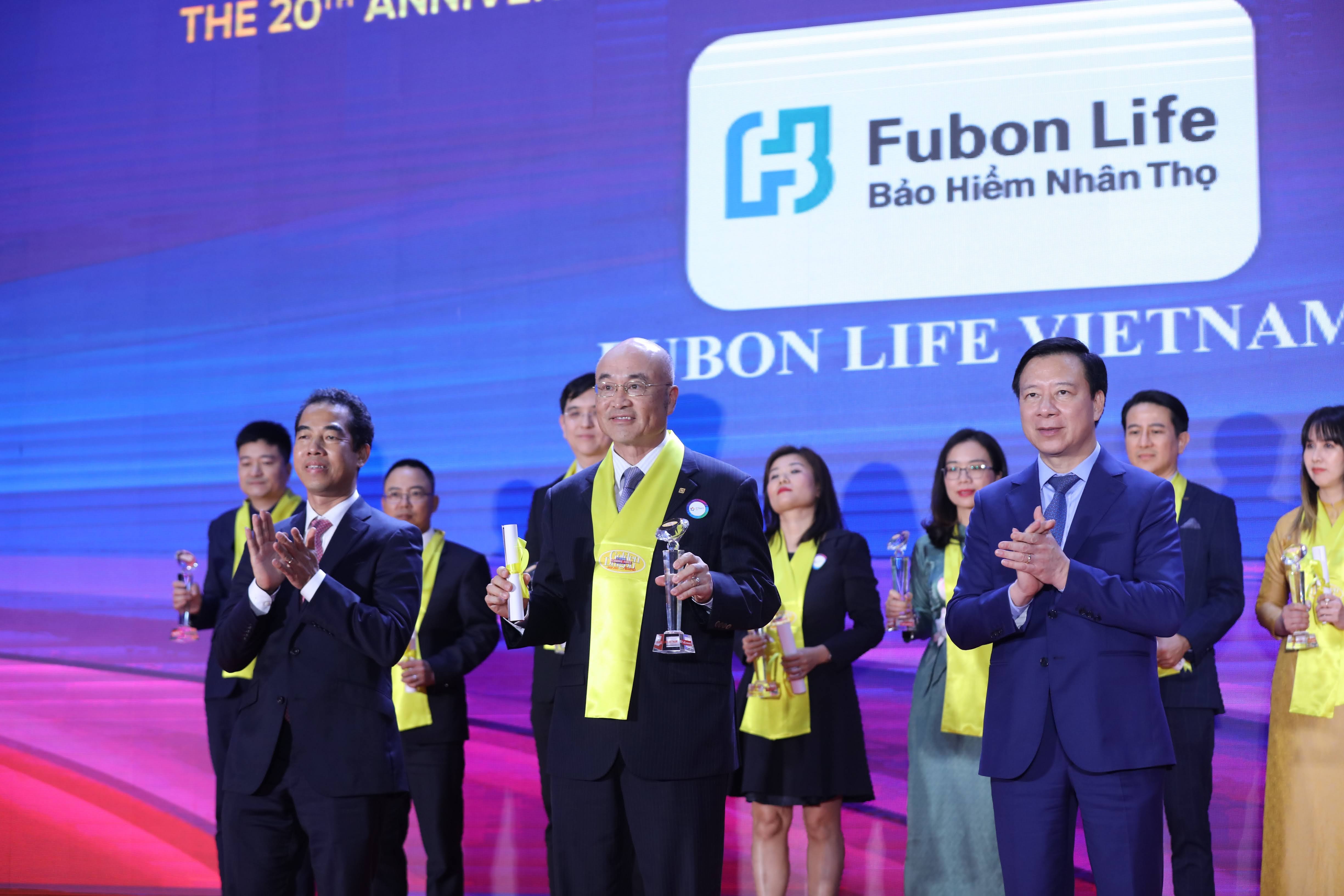 Fubon Life Việt Nam nhận giải thưởng Rồng Vàng Lần Thứ 8