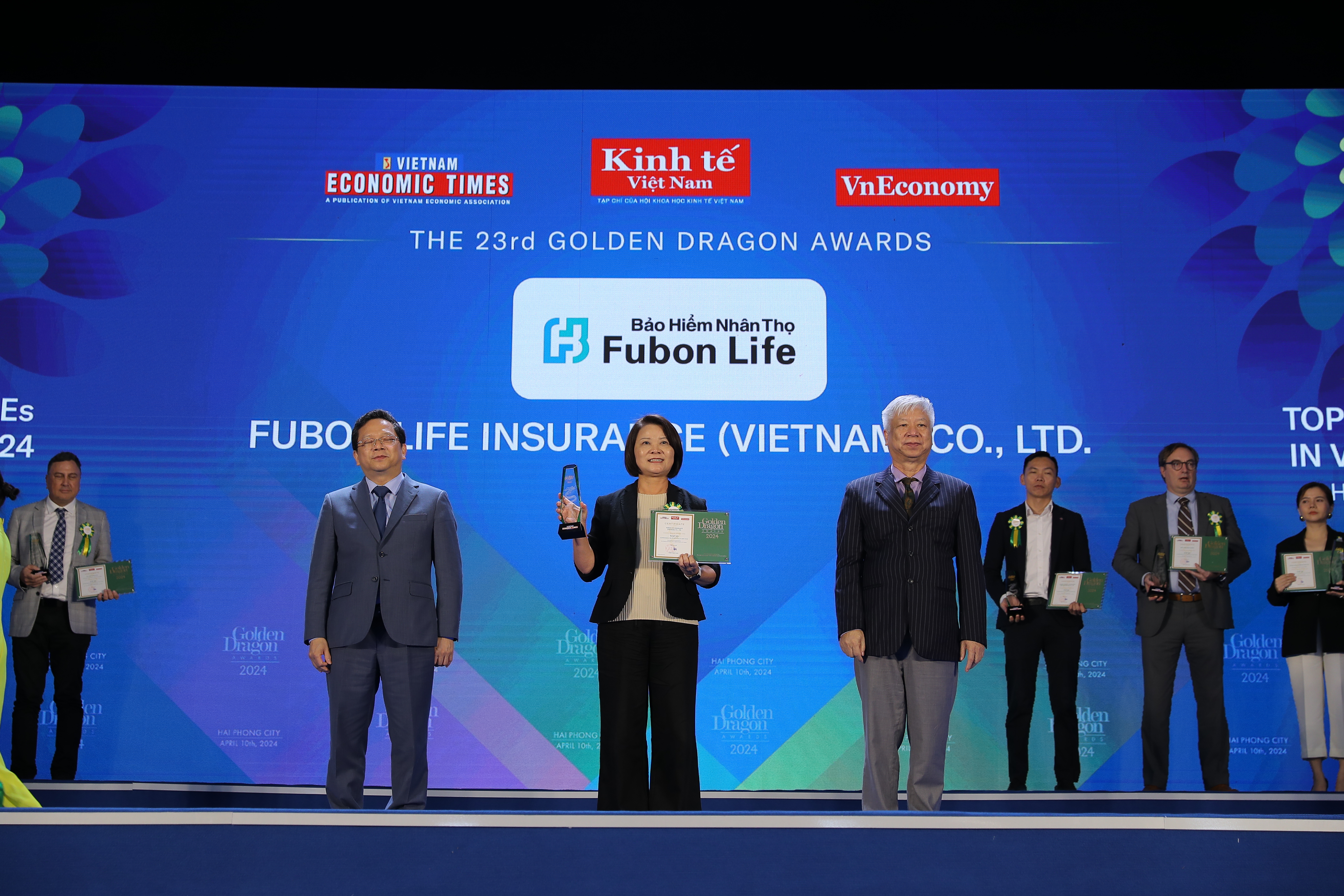 Fubon Life Việt Nam tiếp tục nhận giải thưởng Rồng Vàng lần thứ 10